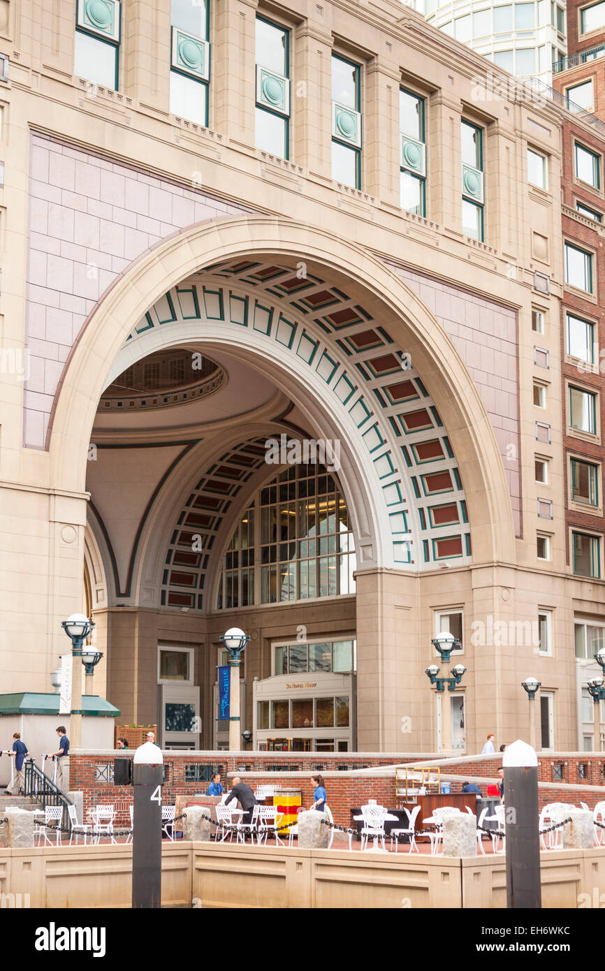 Rowes Wharf Arch High Resolution Stock Photography and Images Alamy