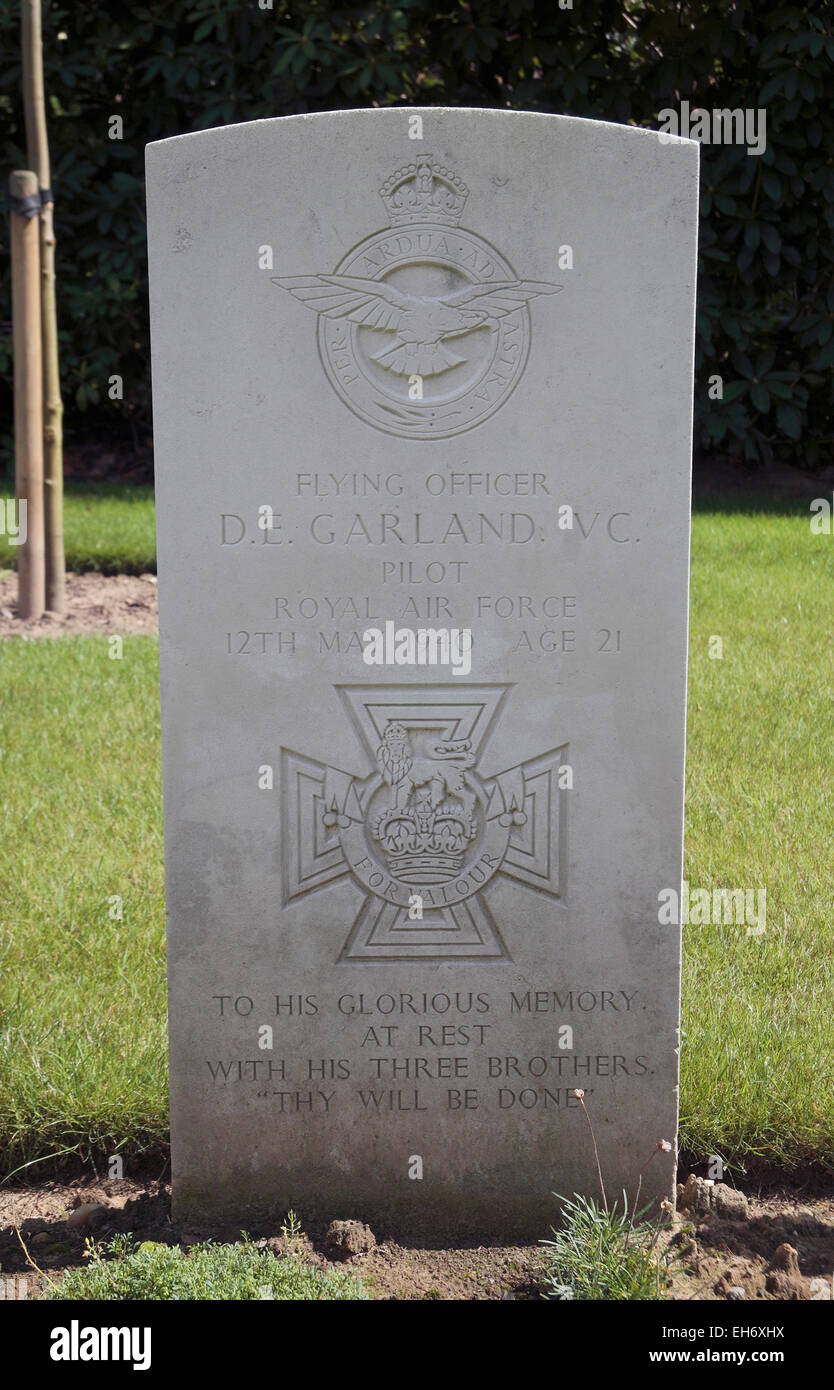 Grave of Flying Officer DE Garland VC in the Heverlee War Cemetery is a CWGC World War Two cemetery in Vlaams-Brabant, Belgium. Stock Photo