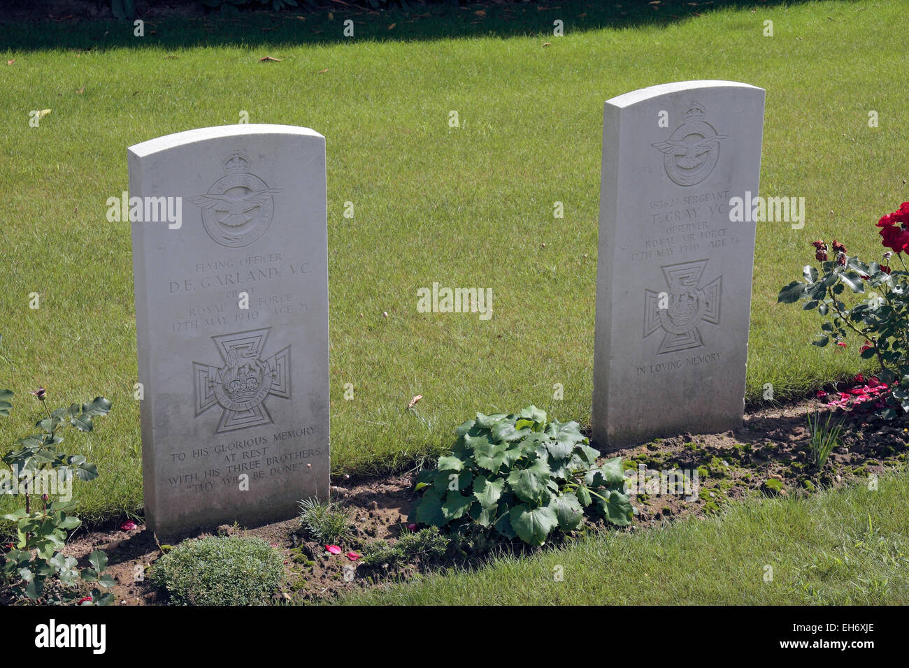 Two VC winners side by side in the Heverlee War Cemetery is a CWGC
