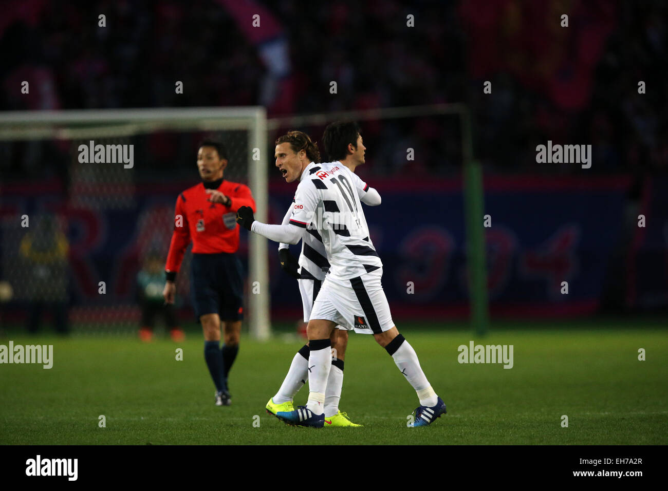 Tokyo, Japan. 8th Mar, 2015. (L to R) Keiji Tamada (Cerezo), Forlan (Cerezo) Football/Soccer : 2015 J2 League match between Tokyo Verdy 1-1 Cerezo Osaka at Ajinomoto Stadium in Tokyo, Japan . © Jun Tsukida/AFLO SPORT/Alamy Live News Stock Photo