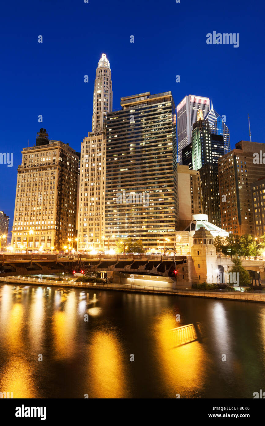 Chicago architecture along Chicago River at sunset Stock Photo - Alamy