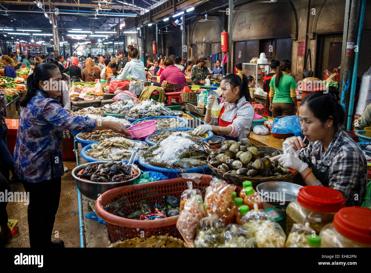 People at the food market, Siem Reap, Cambodia, Indochina, Southeast Asia, Asia Stock Photo