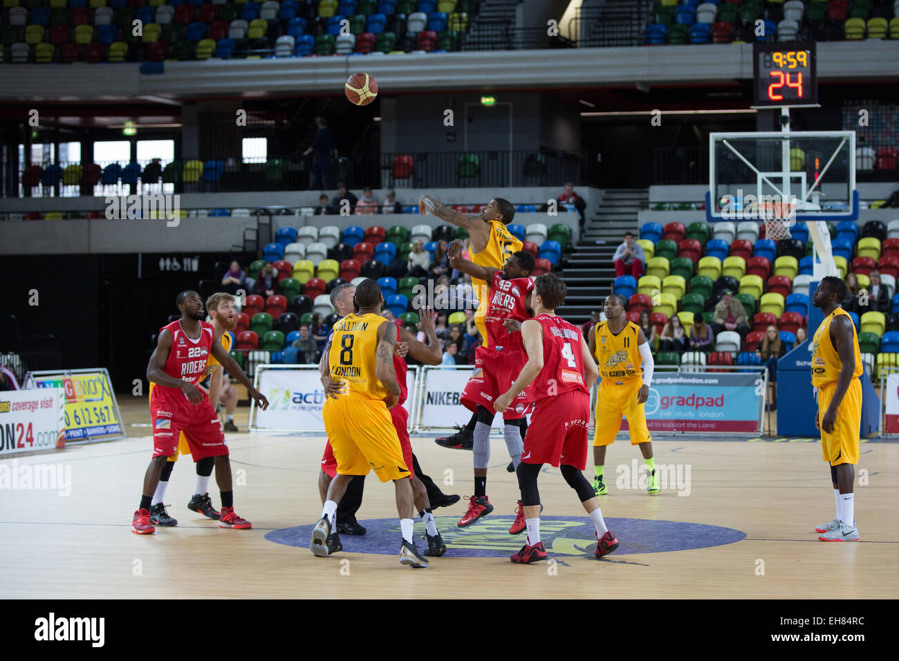 Leicester riders basketball team hi-res stock photography and images ...