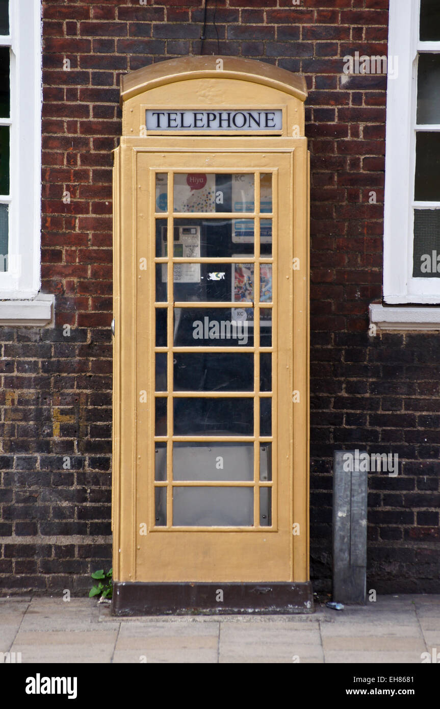 A golden telephone box type K6 by Giles Gilbert Scott, 1935, Kingston Communications, Hull, East Riding, Yorkshire, England Stock Photo