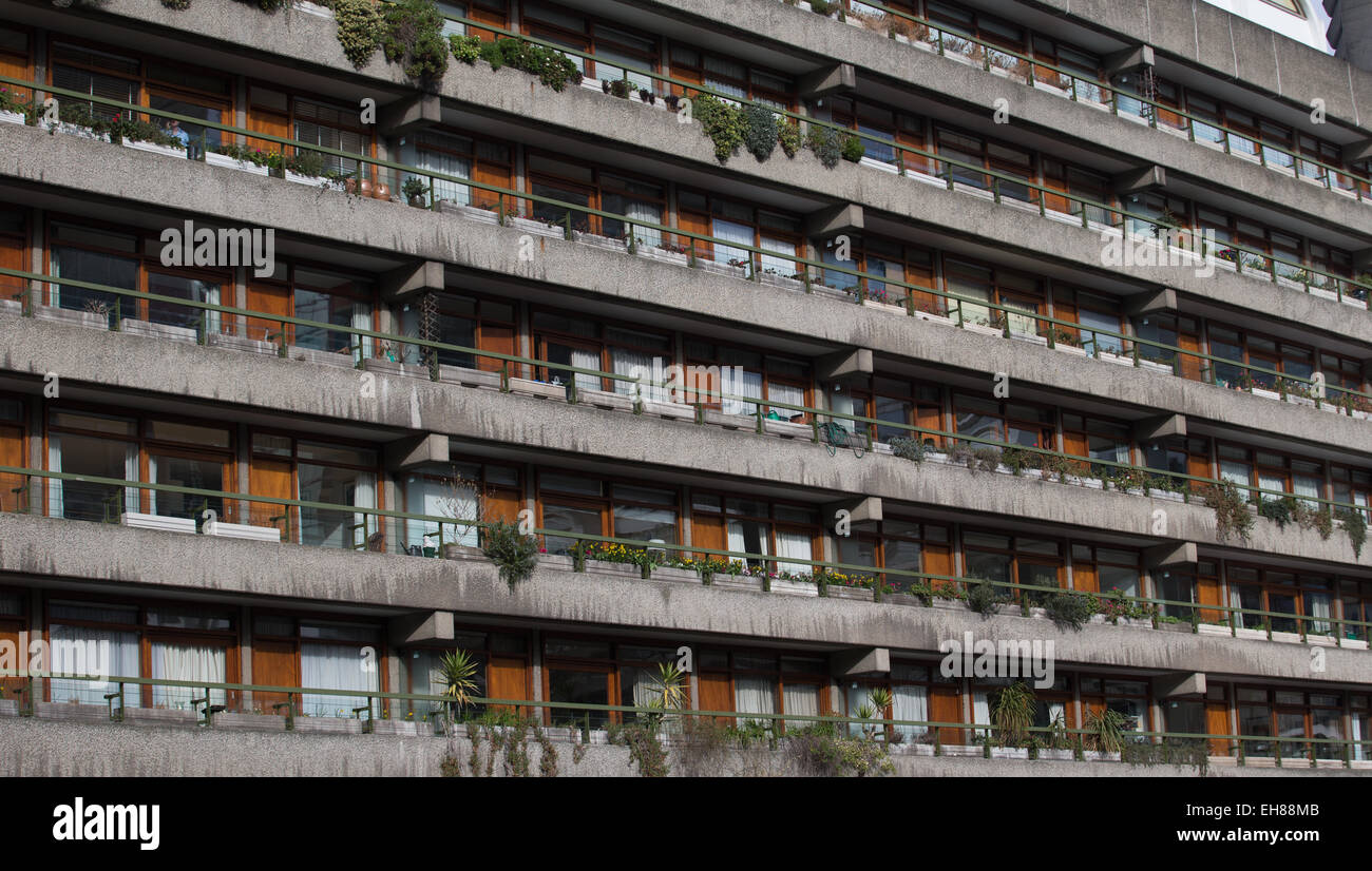 Concrete housing estate hi-res stock photography and images - Alamy