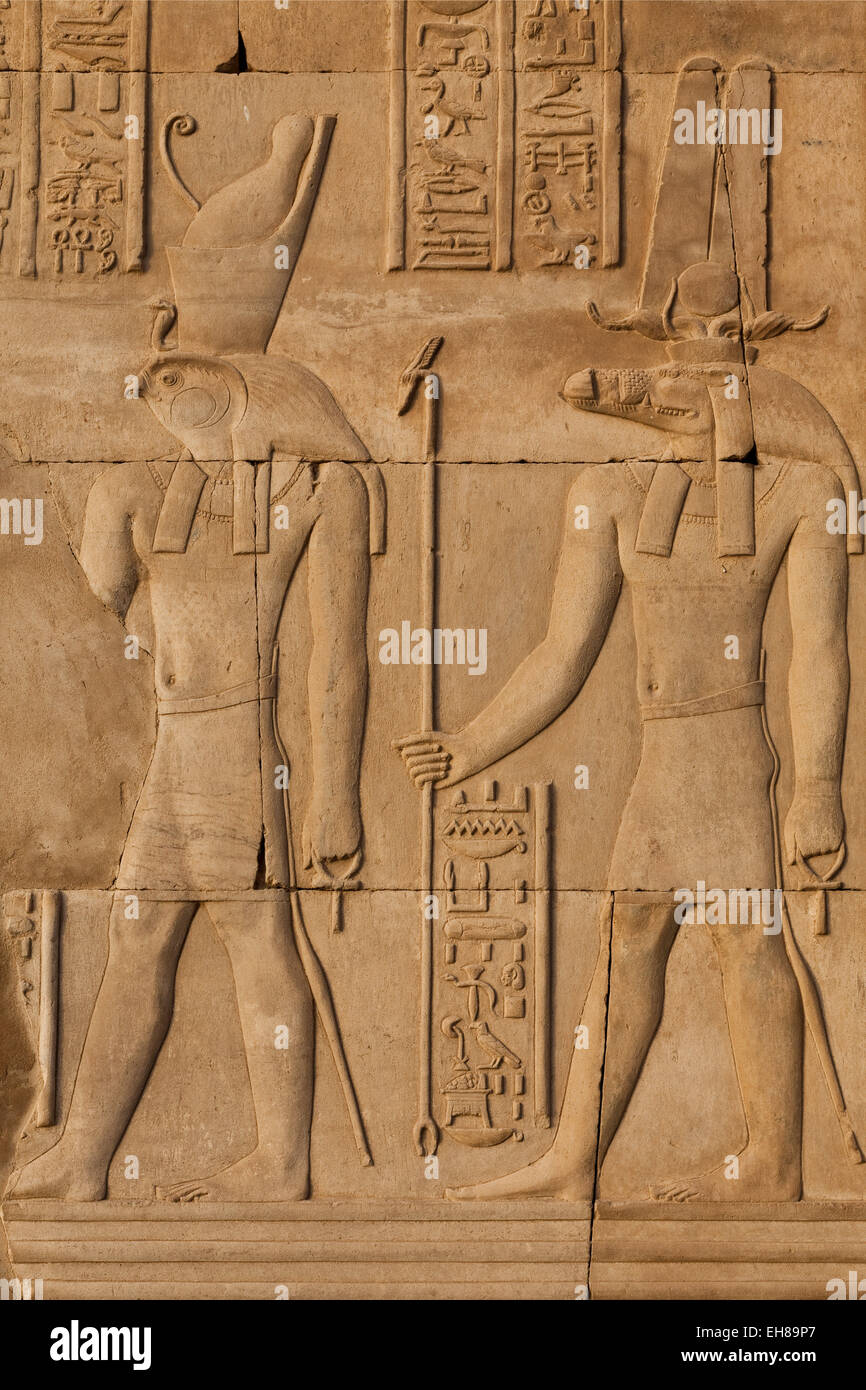 Ancient egyptian relief carving hires stock photography and images Alamy