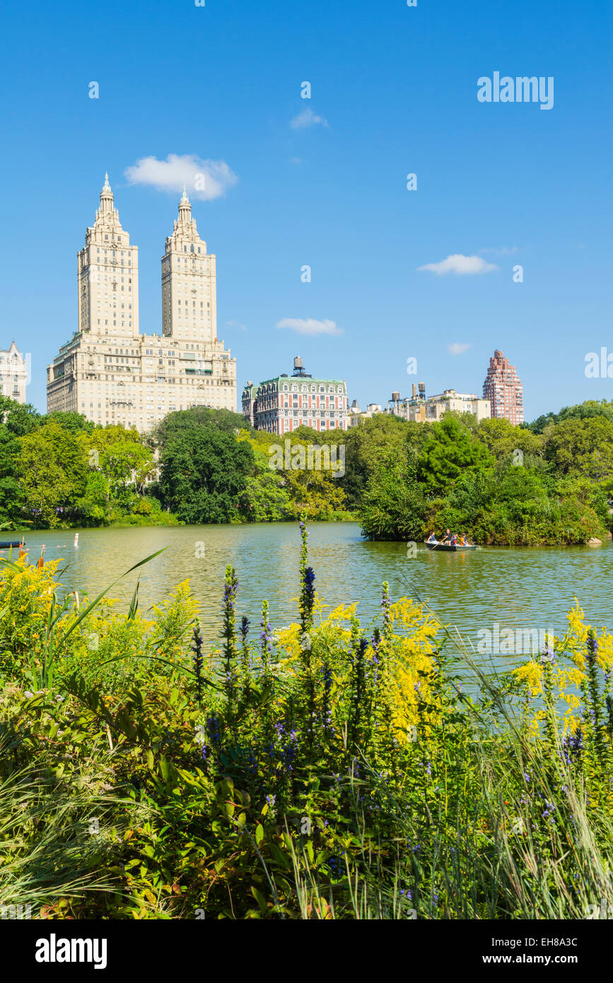The Lake, Central Park with the San Remo Building beyond, Manhattan, New York City, New York, USA Stock Photo