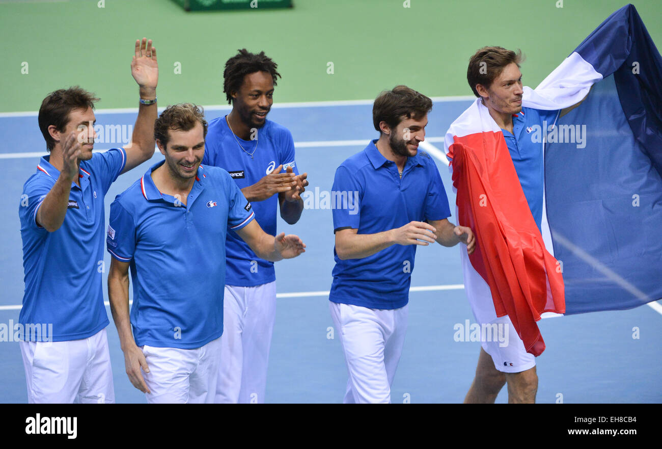 Frankfurt, Germany. 7th Mar, 2015. Edouard Roger-Vasselin (l-r), Julien Benneteau, Gael Monfils, Gilles Simon and Nicolas Mahut of France cheer during the men's first round of the Tennis Davis Cup match Germany vs France in Frankfurt, Germany, 7 March 2015. Photo: Arne Dedert/dpa/Alamy Live News Stock Photo