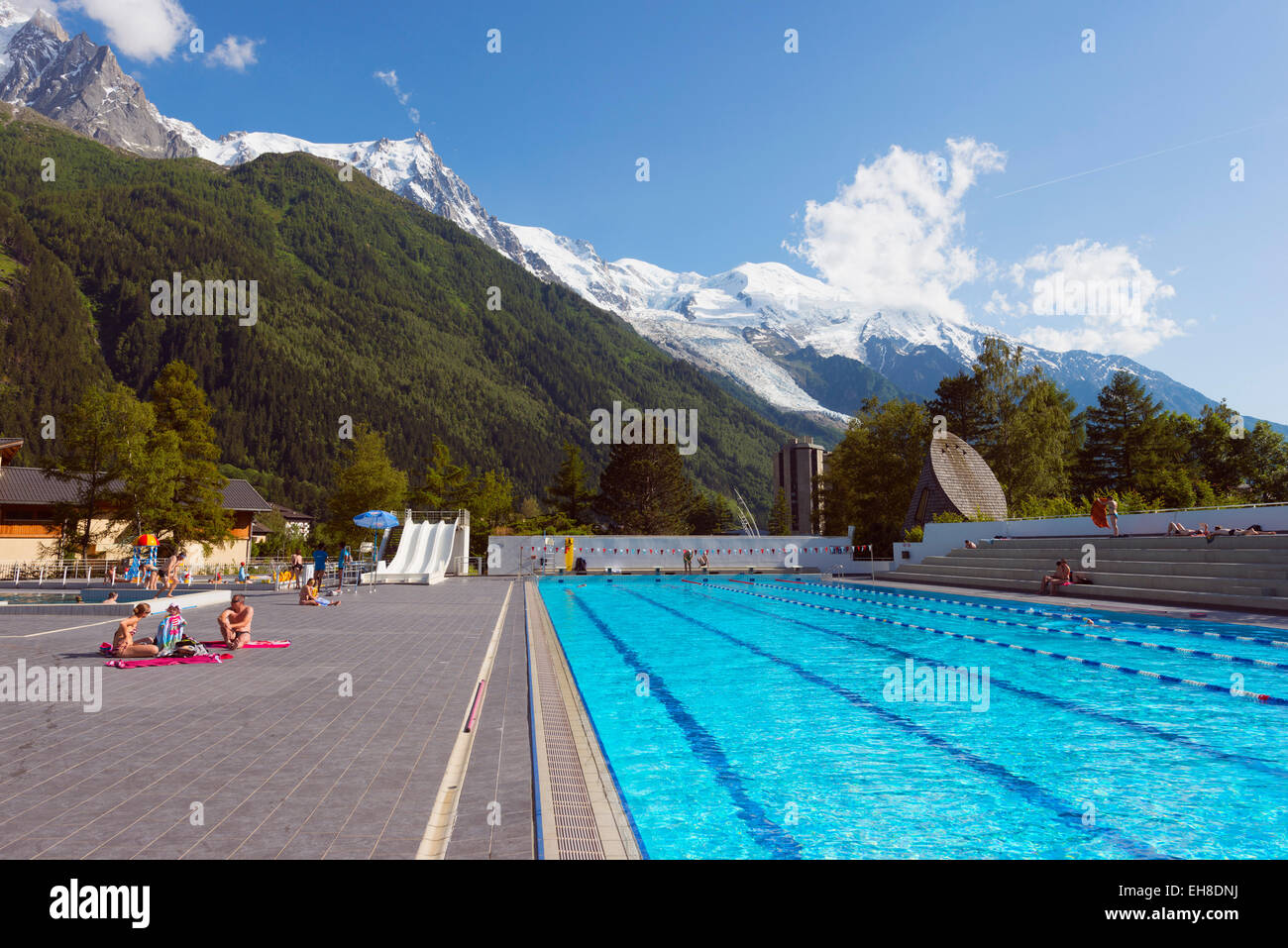 Europe, France, Haute Savoie, Rhone Alps, Chamonix swimming pool with Mont Blanc above Stock Photo
