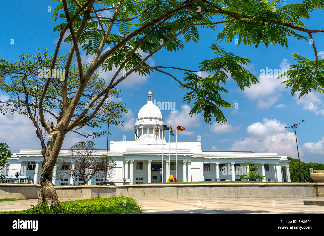 COLOMBO, SRI LANKA - FEBRUARY 27,2015. Colombo city town hall building, the headquarters of Colombo and Viharamahadevi Park Stock Photo