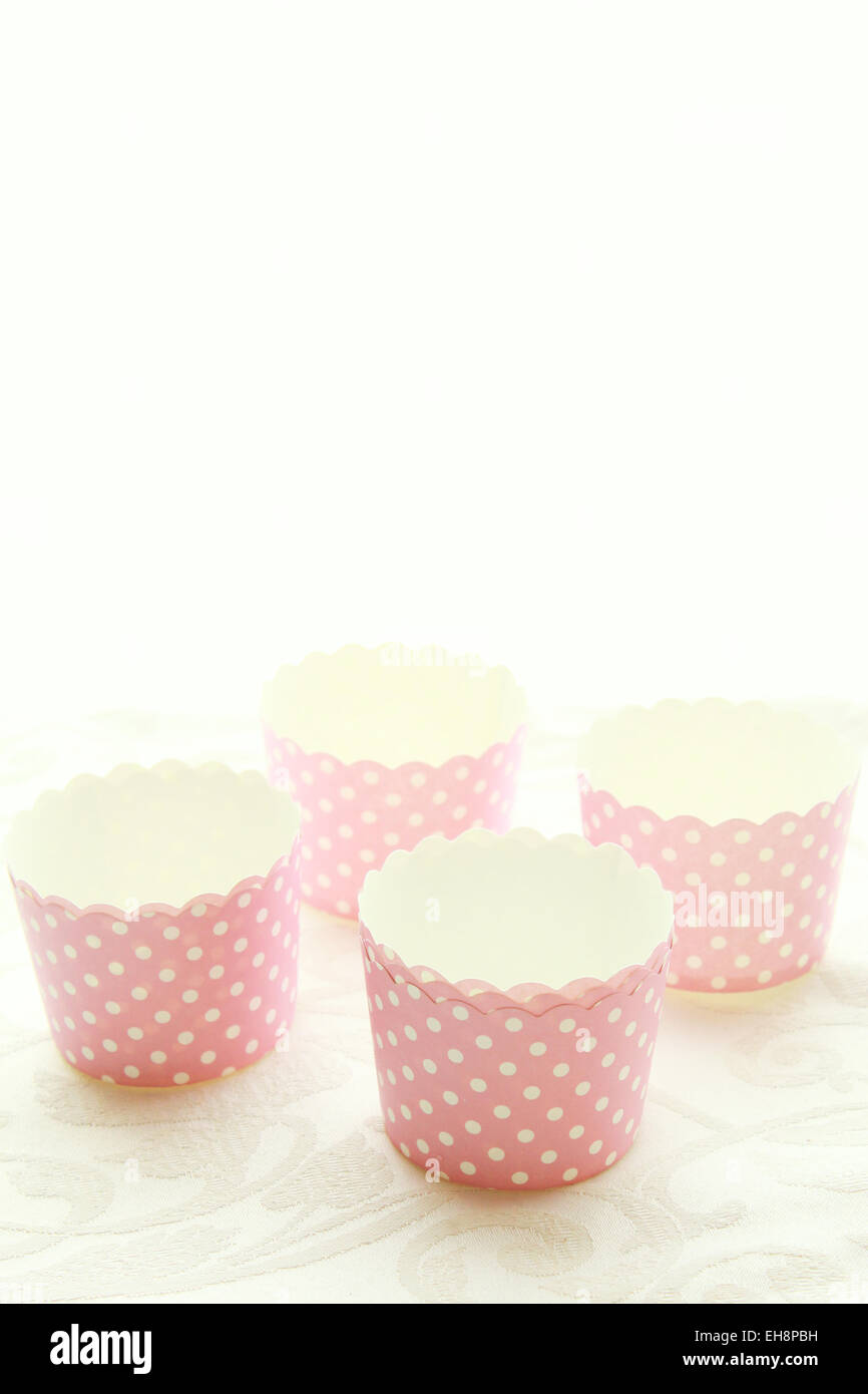 Empty round muffin cups hires stock photography and images Alamy