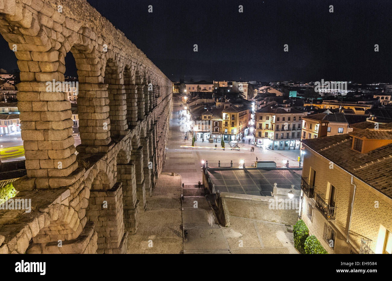 night time at the aqueduct in Segovia Stock Photo - Alamy