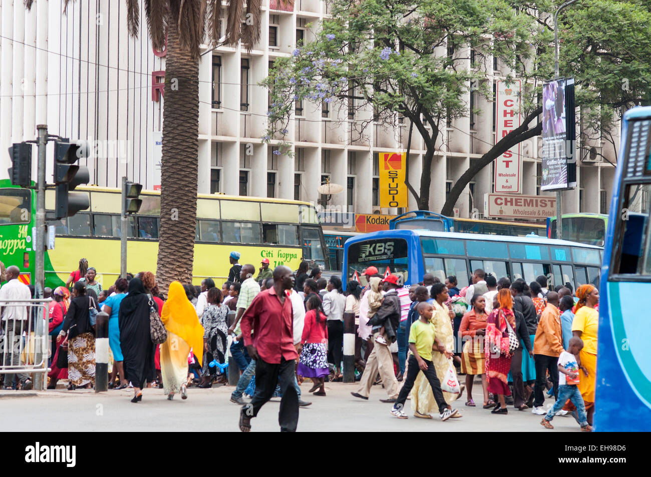 Pedestrians at afterneoon peak hour on Moi Avenue, Nairobi, Kenya Stock Photo