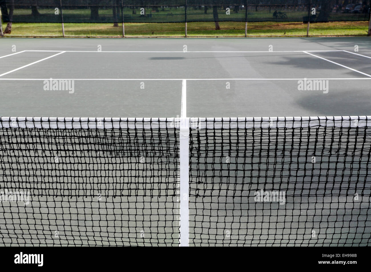 Honolulu, Hawaii, USA. 6th Mar, 2015. Public tennis court in Kapiolani Park, Waikiki, Oahu, Hawaii. Stock Photo