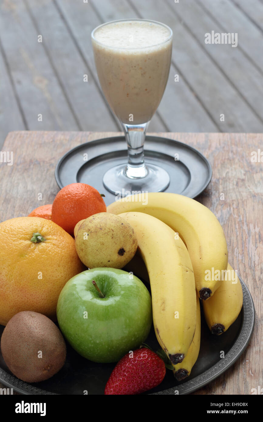Glass full banana strawberry hi-res stock photography and images - Alamy