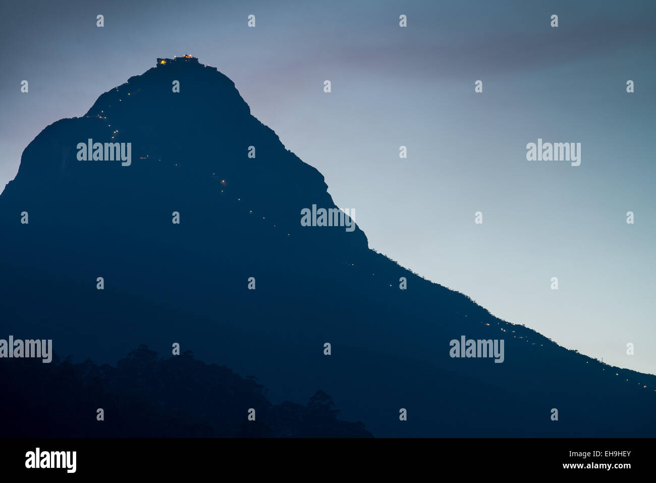 Adam's peak sri lanka monastery hi-res stock photography and images - Alamy