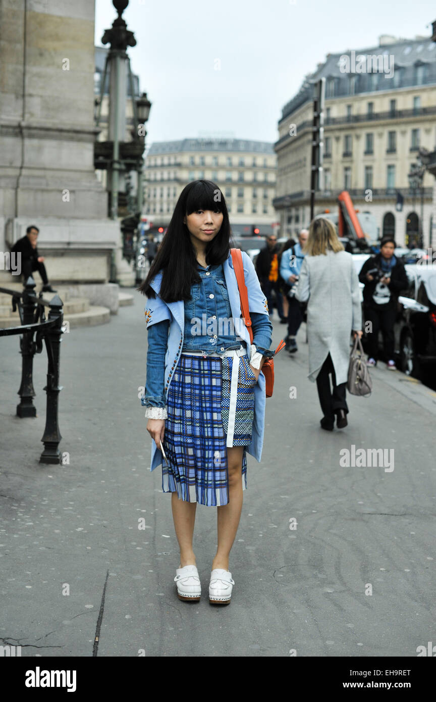 Blogger Susie Lau arriving at the Stella McCartney Fall 2015 runway