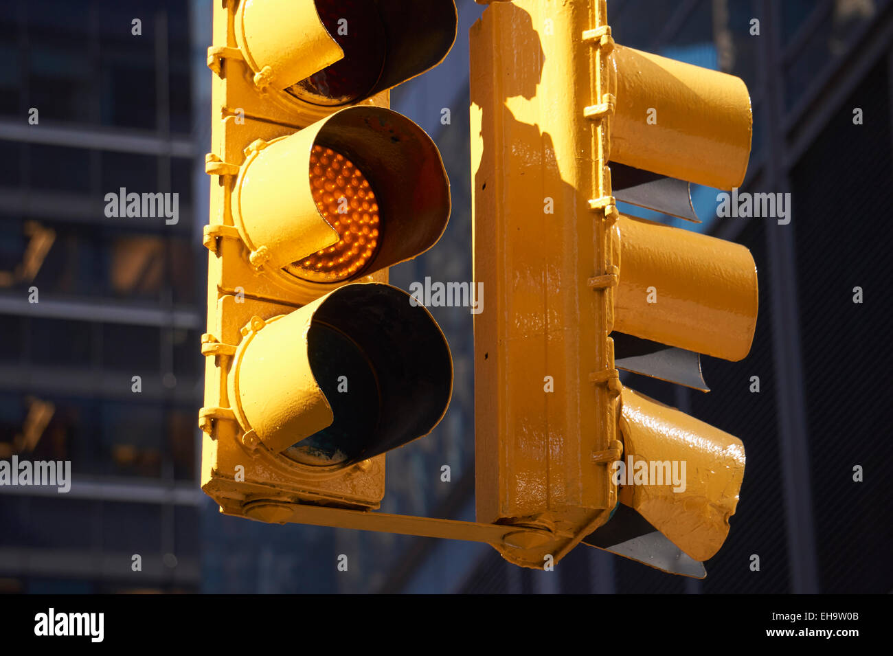Nyc traffic light hires stock photography and images Alamy