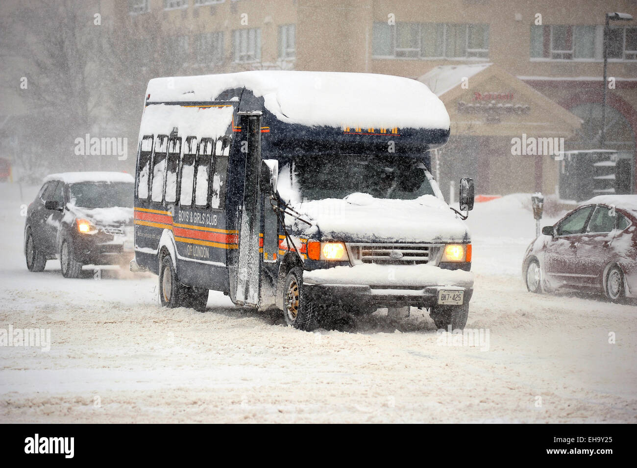 Small bus in snow hi-res stock photography and images - Alamy