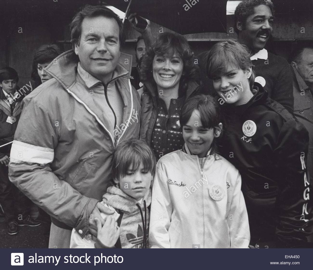 ROBERT WAGNER with Jill St. John and his children Natasha ...