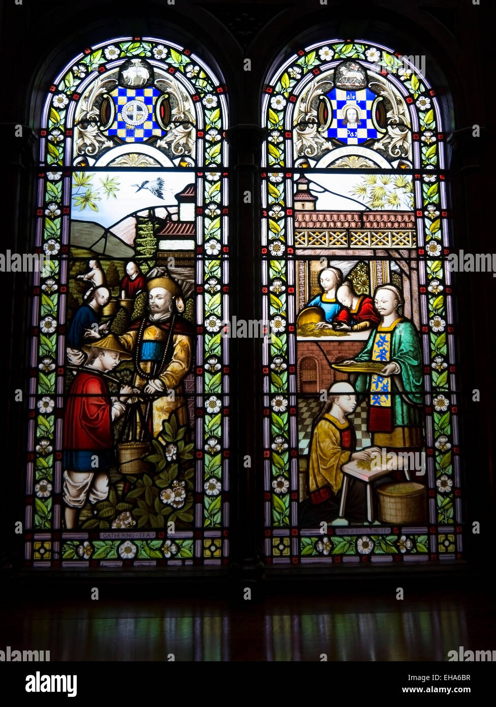 Twenty five foot stained glass window depicting the buying of Indian and China tea in the Oaks Hotel in Burnley Lancashire Stock Photo