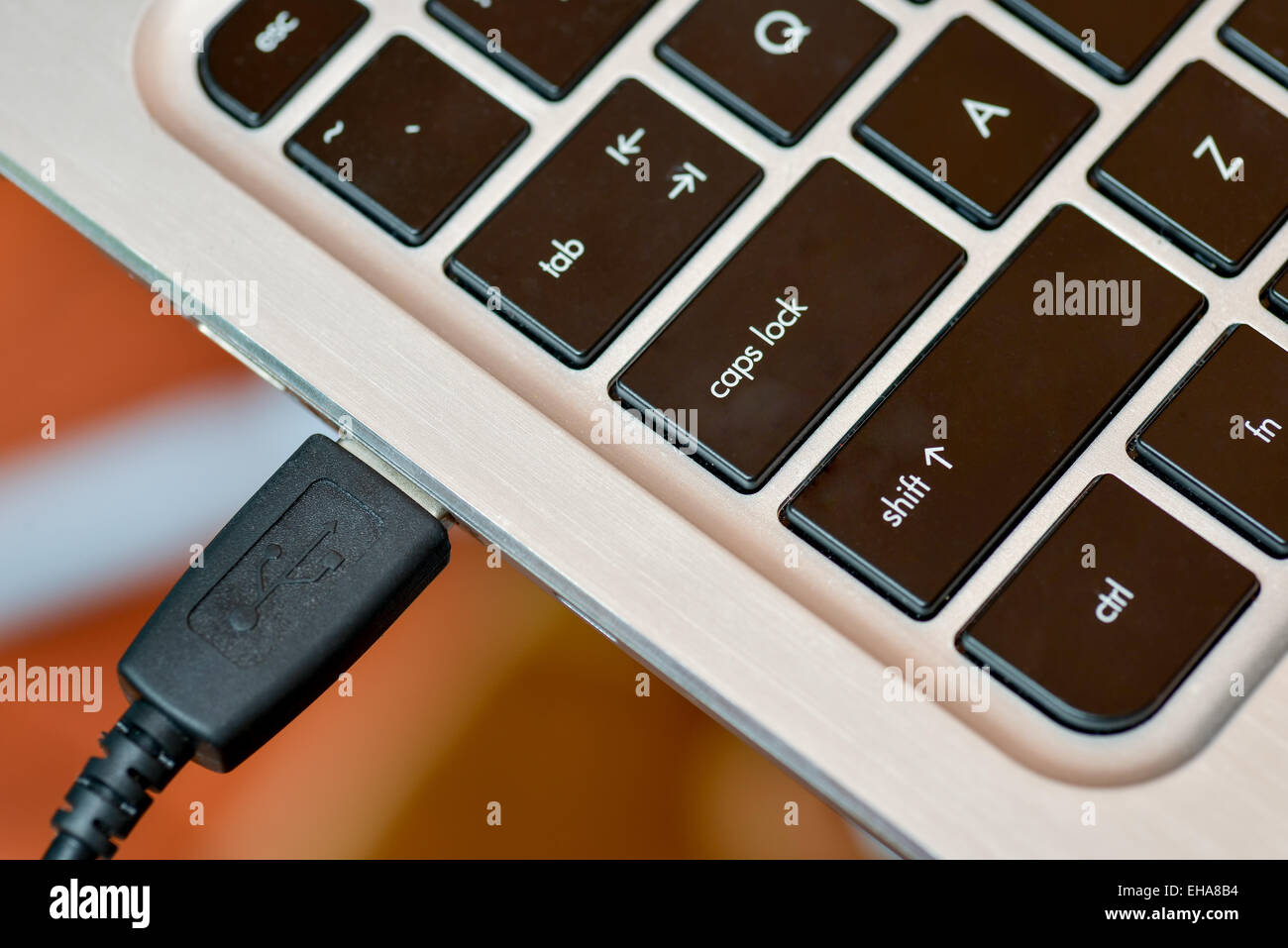 Usb cable laptop mac hires stock photography and images Alamy