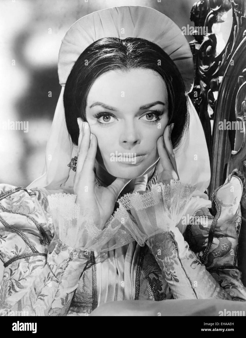 Barbara Steele, on-set of the Film 'The Pit and the Pendulum', 1961 Stock Photo