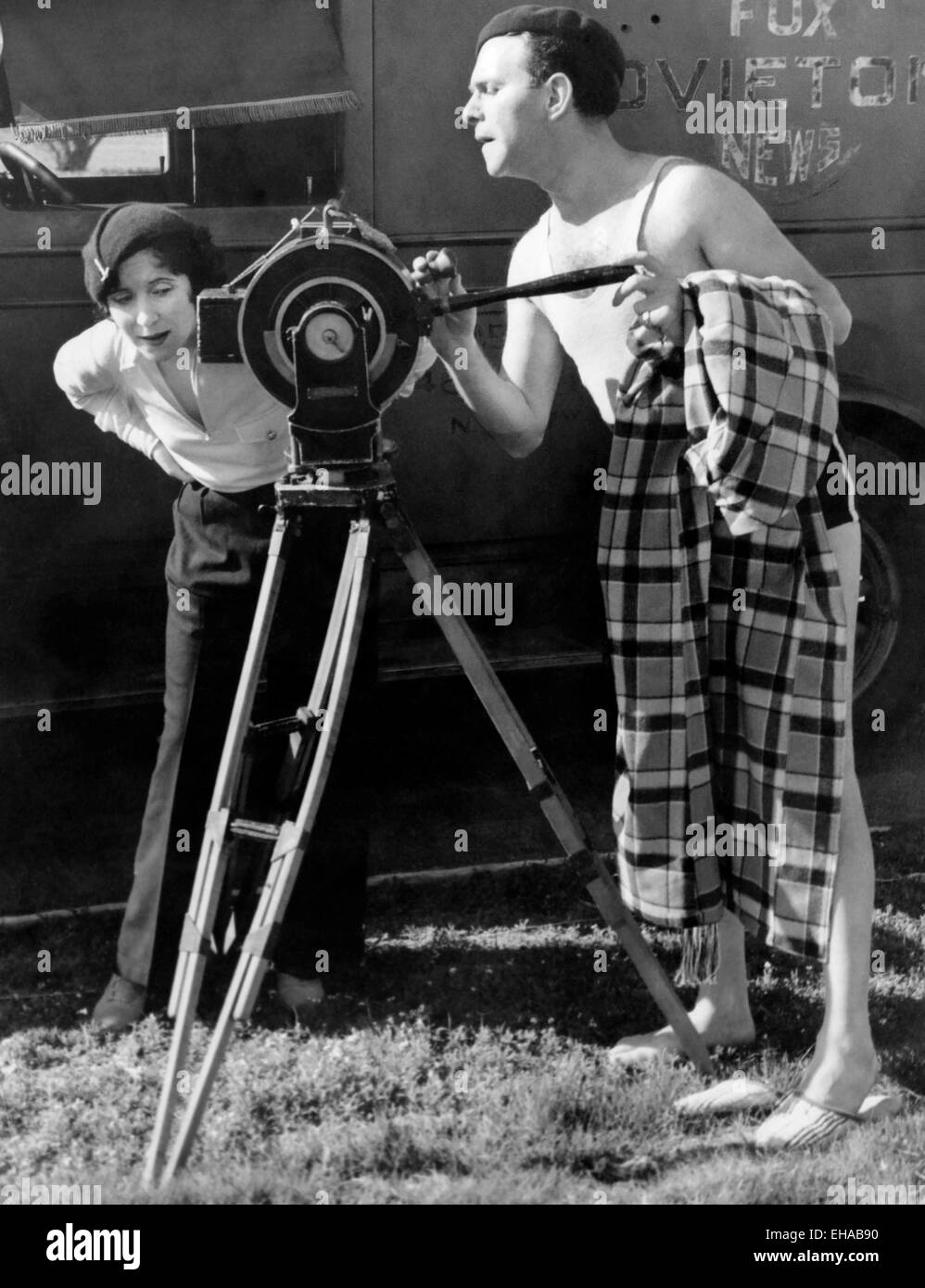 George Burns and Gracie Allen with Fox Movietone Camera at Opening of El Mirador Hotel, Palm Springs, California, USA 1933 Stock Photo