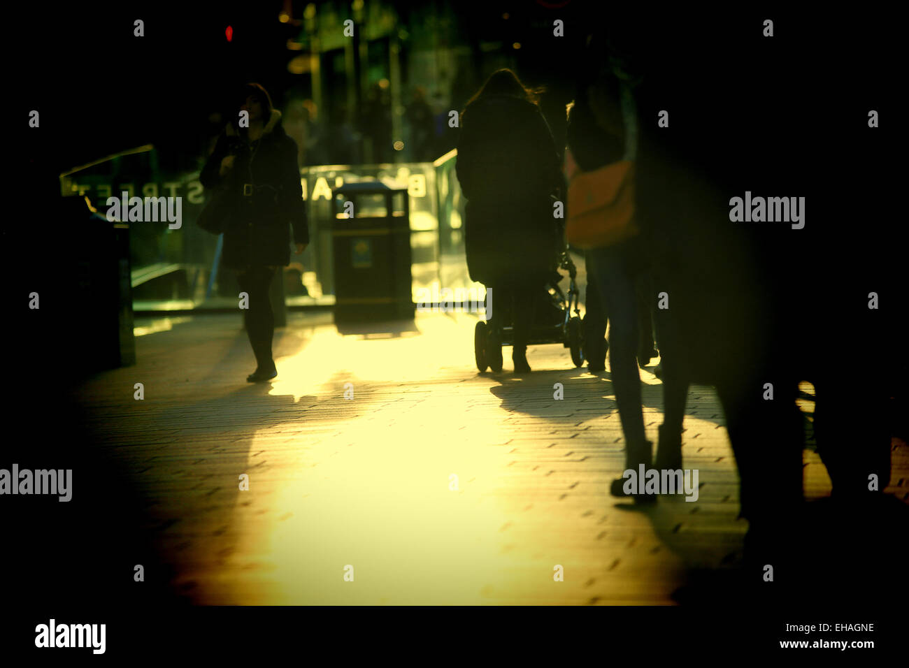 Keep warm setting hires stock photography and images Alamy