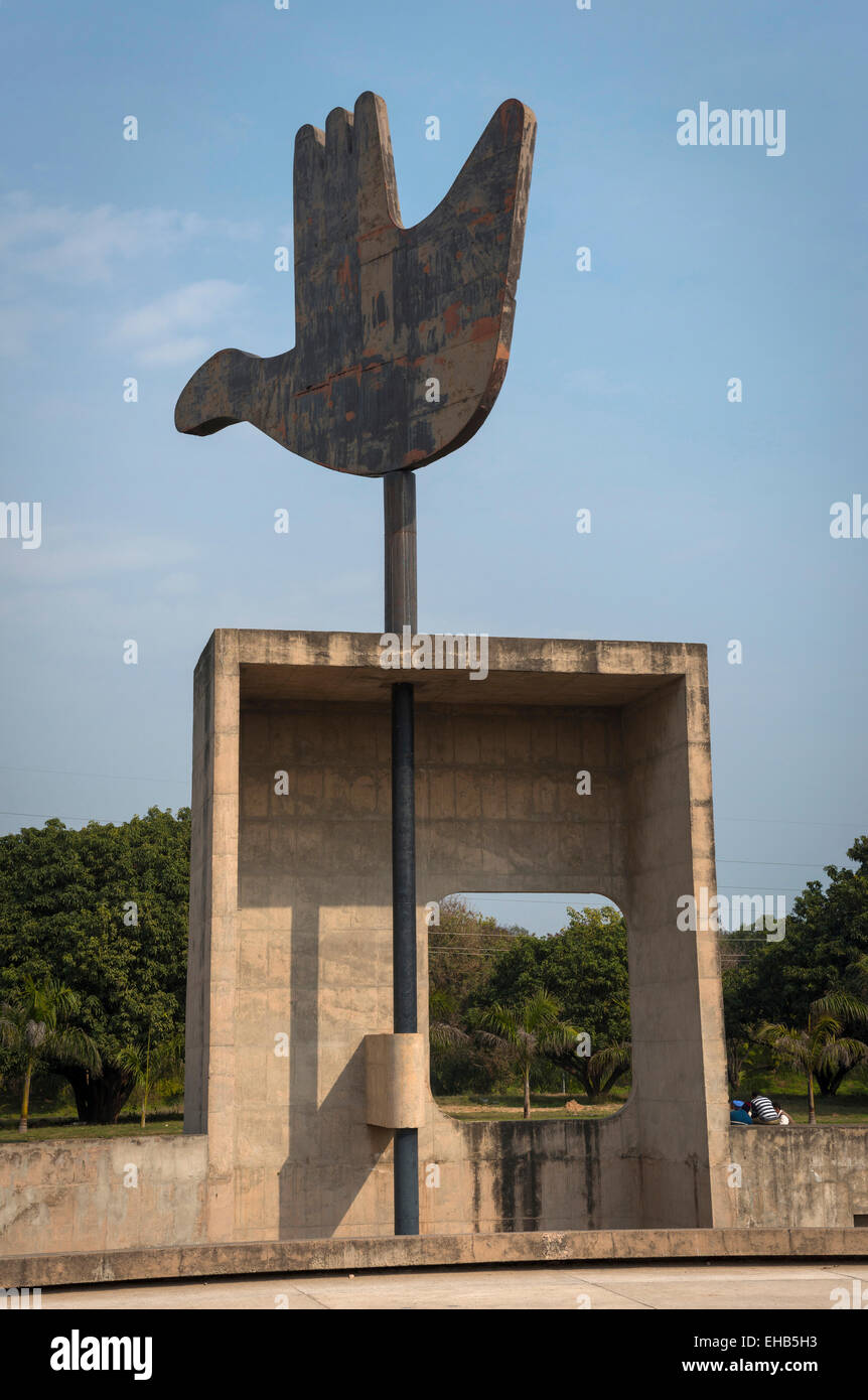 Le Corbusier's open hand symbol near to the Law Courts for the City of Chandigarh, India. Stock Photo