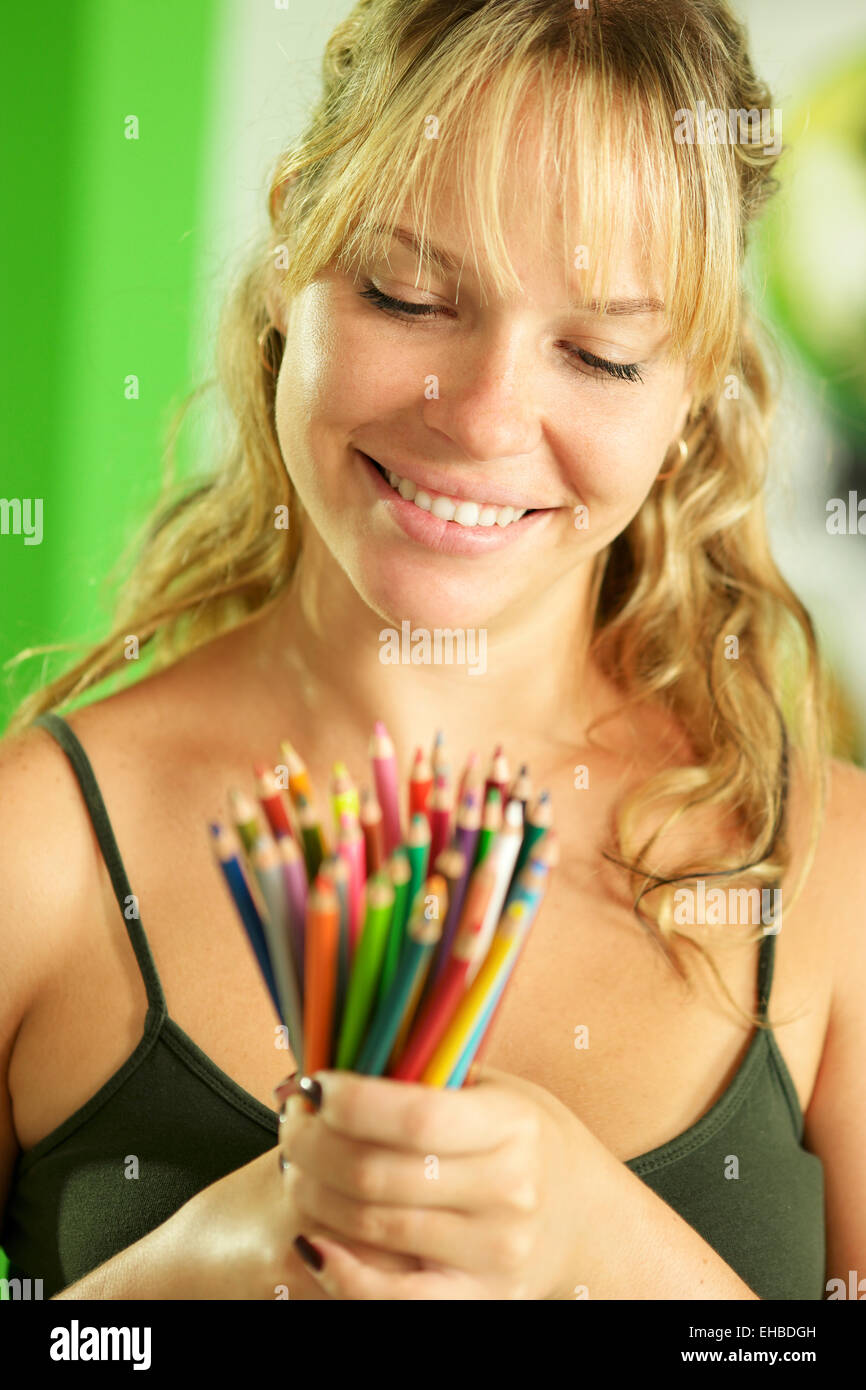 Woman drawing and pencils hi-res stock photography and images - Alamy