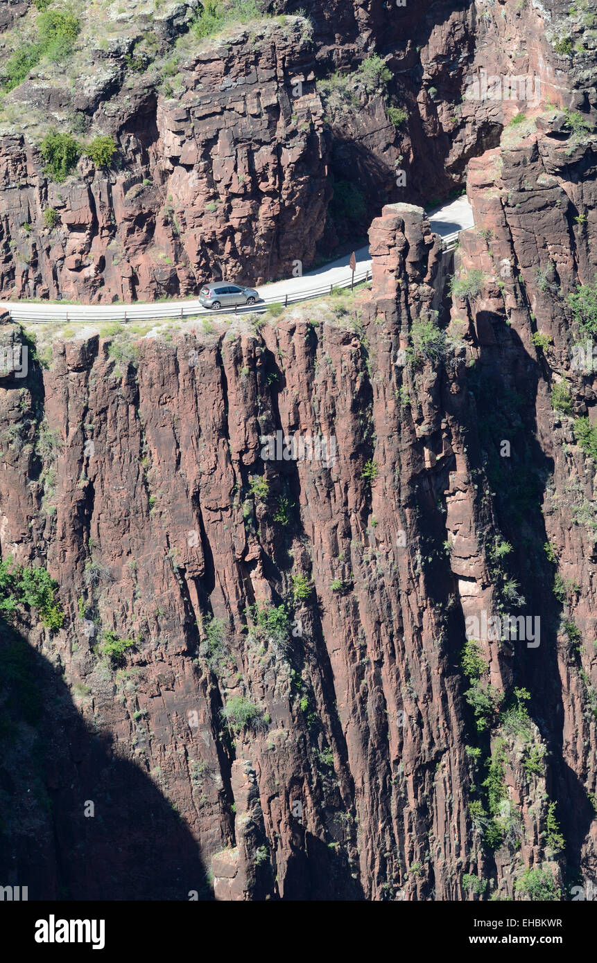 Cliff Road Stock Photos & Cliff Road Stock Images Alamy