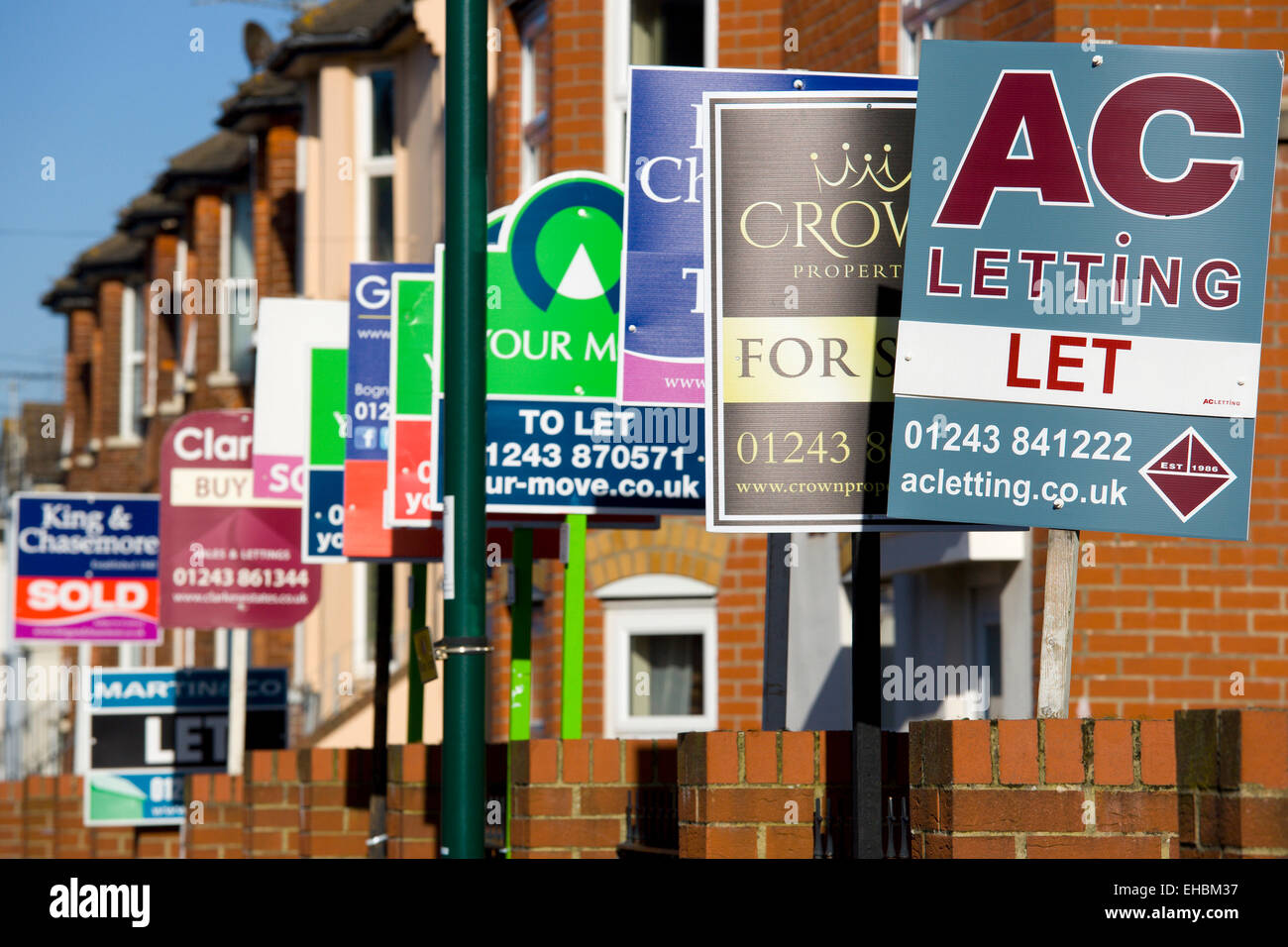Estate Agents Signs High Resolution Stock Photography and Images Alamy