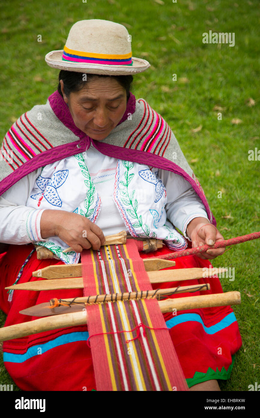 Quecha Woman Weaving, Misminay village, Sacred Valley, Cusco Region, Urubamba Province, Machupicchu District, Peru Stock Photo