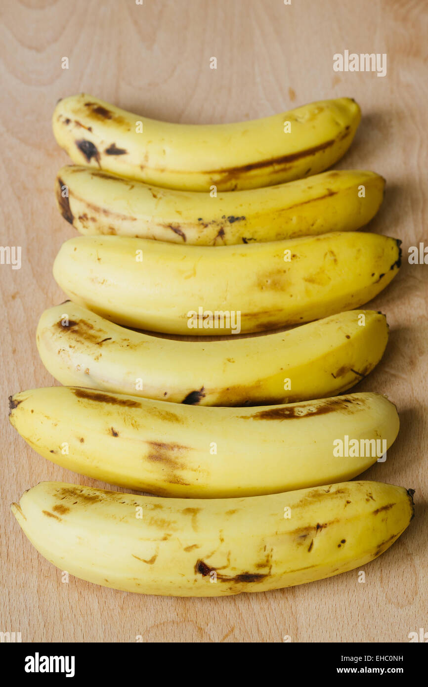 Ripe bananas hi-res stock photography and images - Alamy