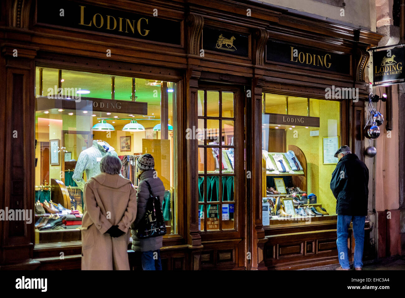 French clothes shopping hi-res stock photography and images - Alamy