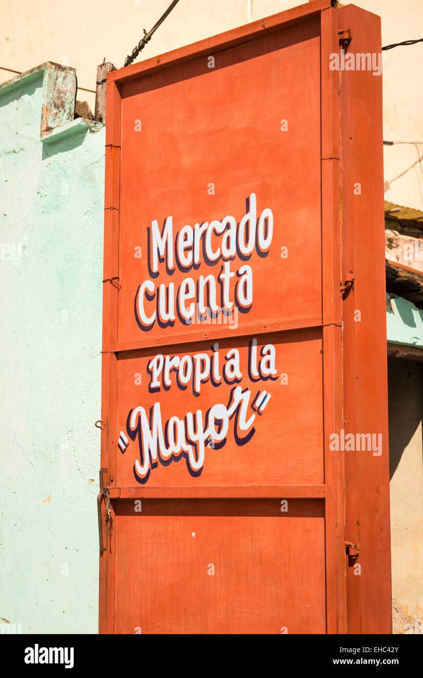 Cuba Sancti Spiritus shop store sign supermarket owned by ' Mayor ' Stock Photo