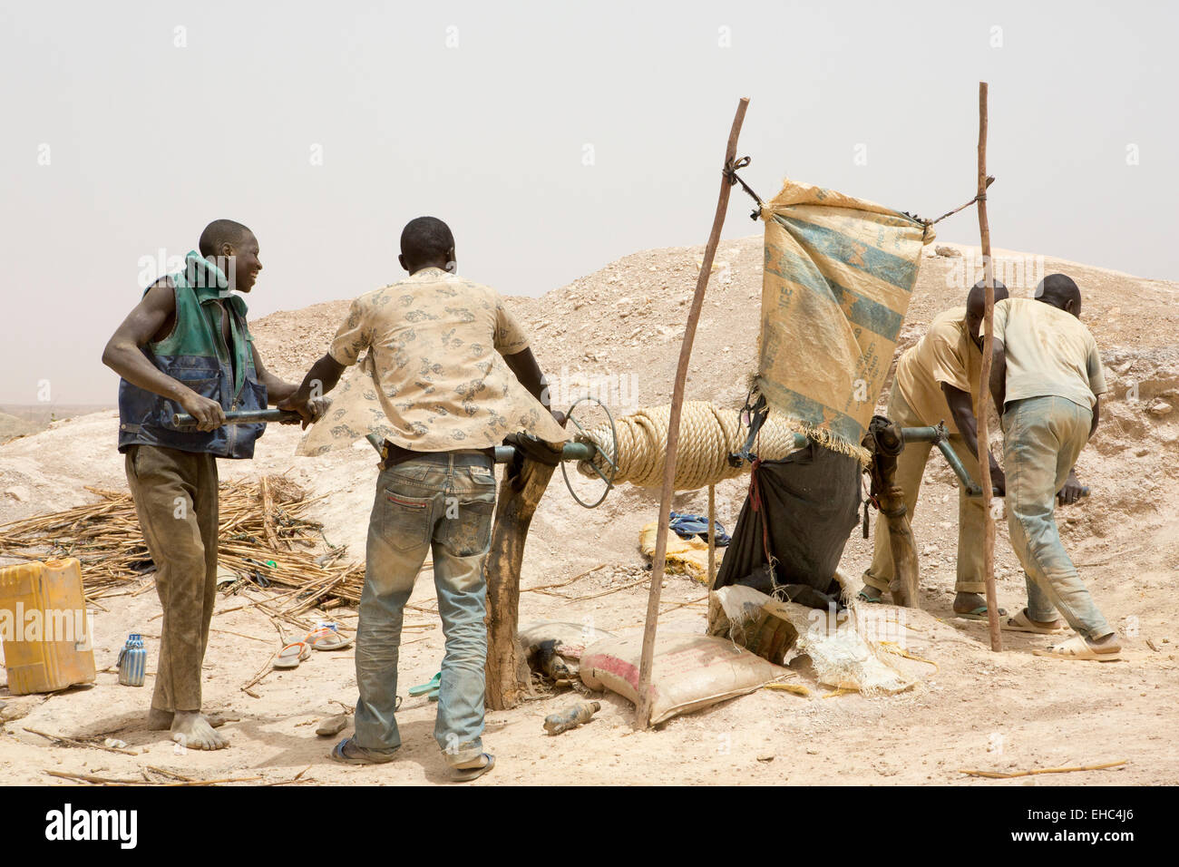 Komobangau gold mines, Niger, 18th May 2012:  Miners at work.  It is Friday and while most people take this as a day of rest some miners are still keen to work.  Photograph by Mike Goldwater Stock Photo