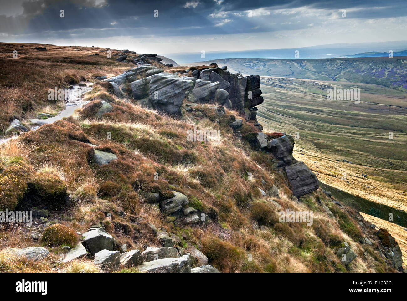 Kinder Scouts Northern Edge looking over Black Ashop Moor, Peak District National Park, Derbyshire, England, UK Stock Photo