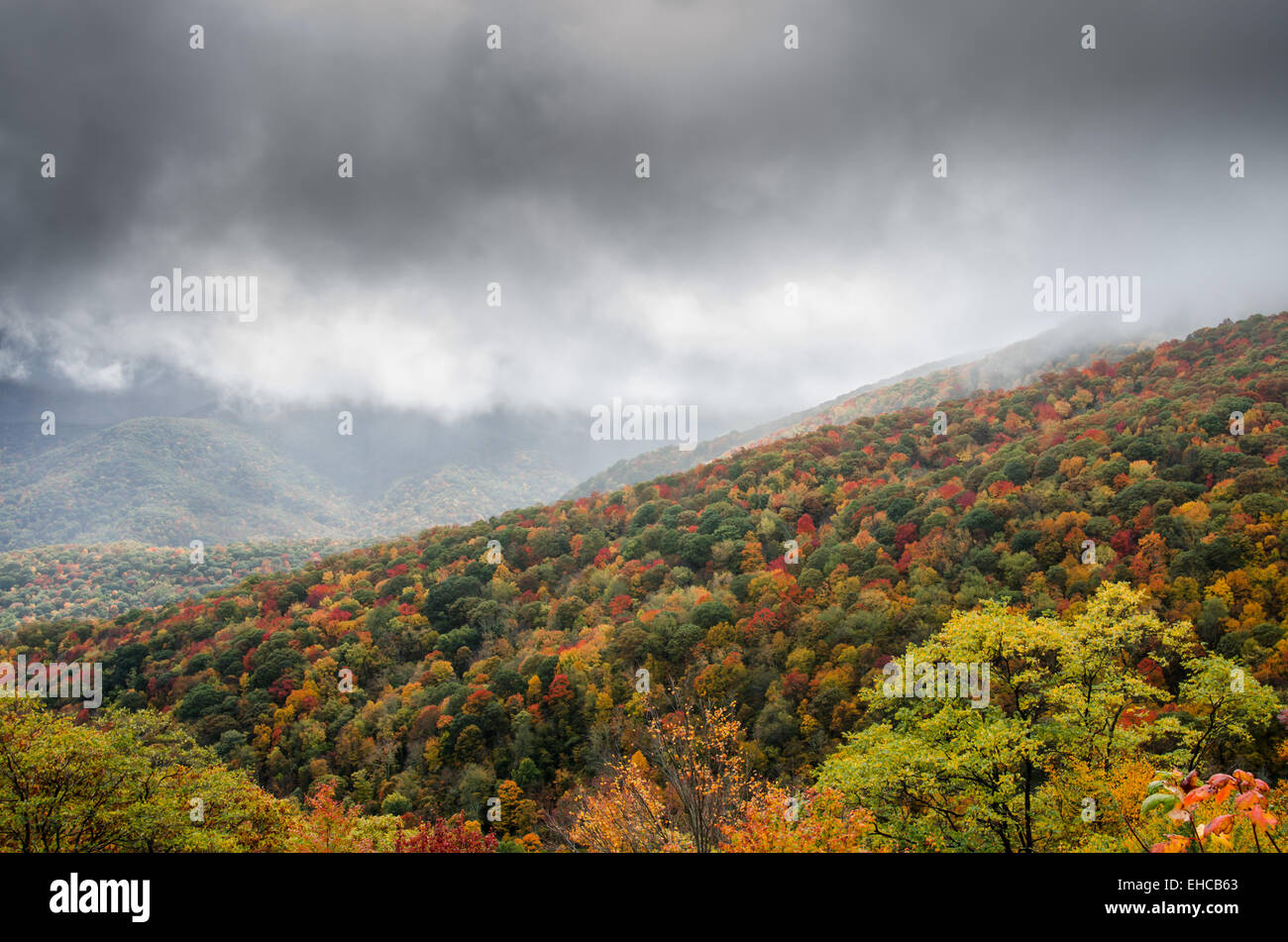 Fog rolls over landscape hi-res stock photography and images - Alamy