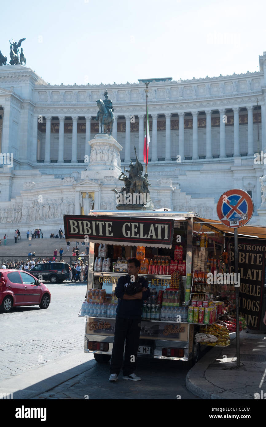 Gelato vendor (gelati) in front of the Alter of the Fatherland (Altare