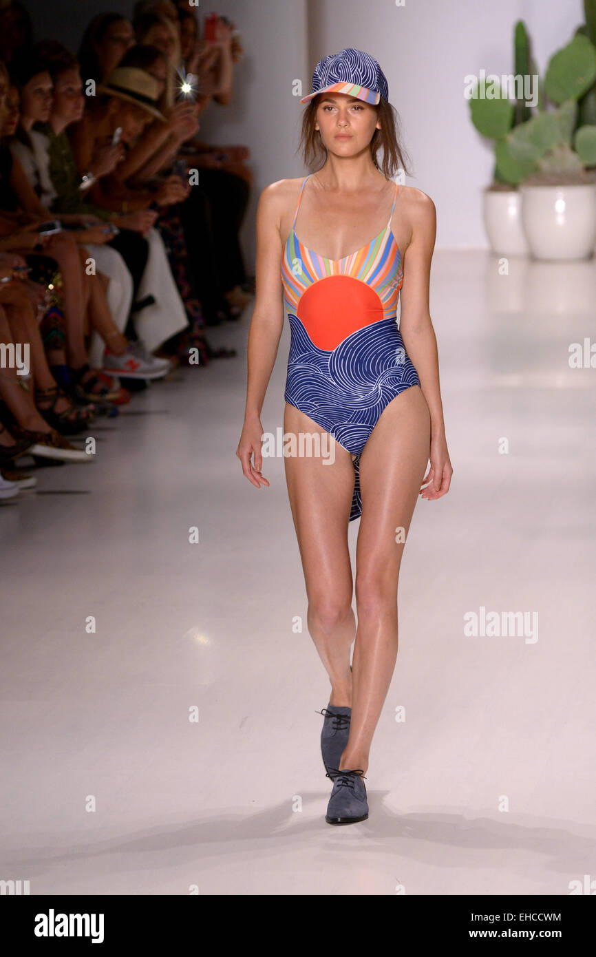 Mara Hoffman Runway 15 Hi Res Stock Photography And Images Alamy