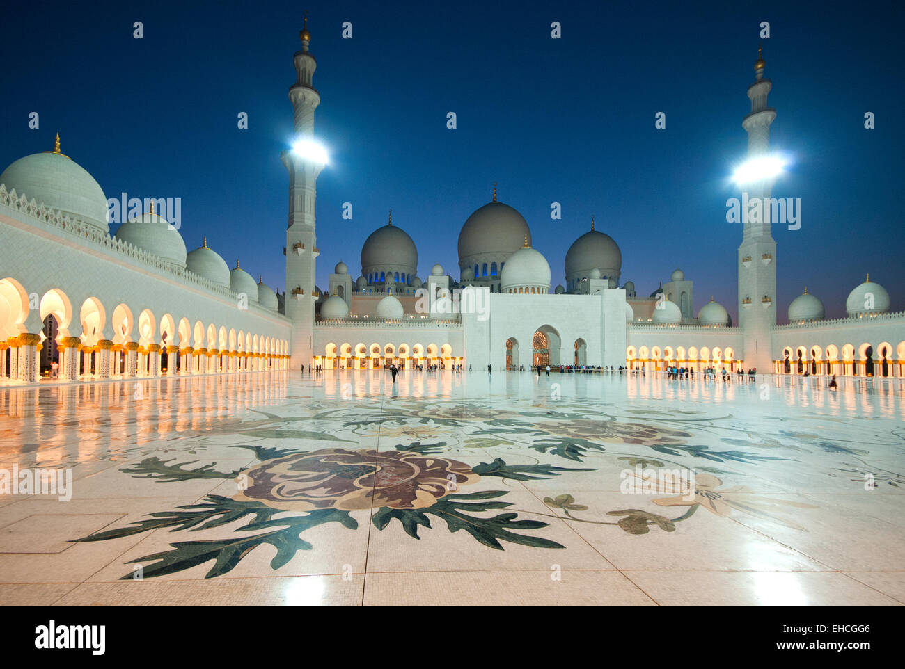 The Sheikh Zayed Grand Mosque at Night, Abu Dhabi, United Arab Emirates, Middle East Stock Photo