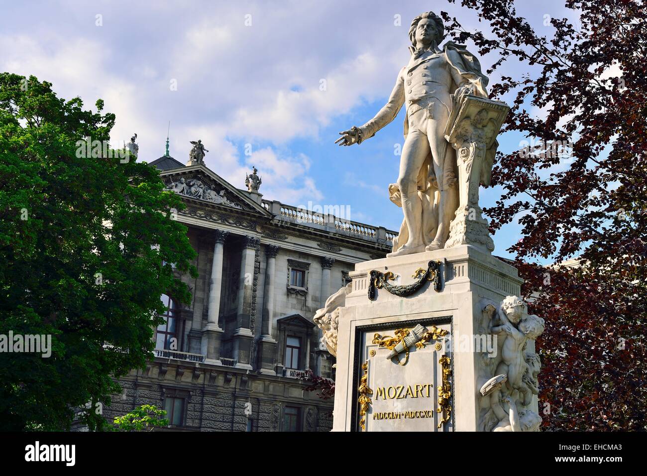 Monument to Wolfgang Amadeus Mozart in the Imperial Castle Garden, Innere Stadt district, Vienna, Austria Stock Photo