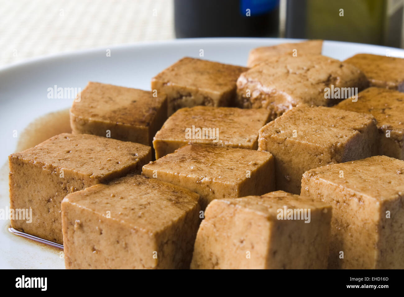 Marinierter Tofu - Marinated Tofu Stock Photo - Alamy