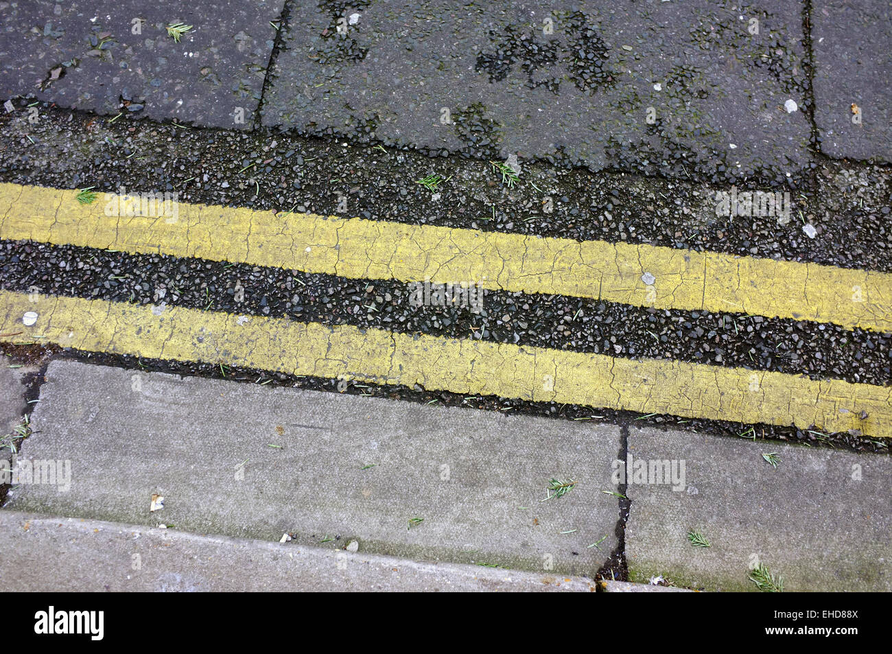 Yellow line on road stripes hires stock photography and images Alamy