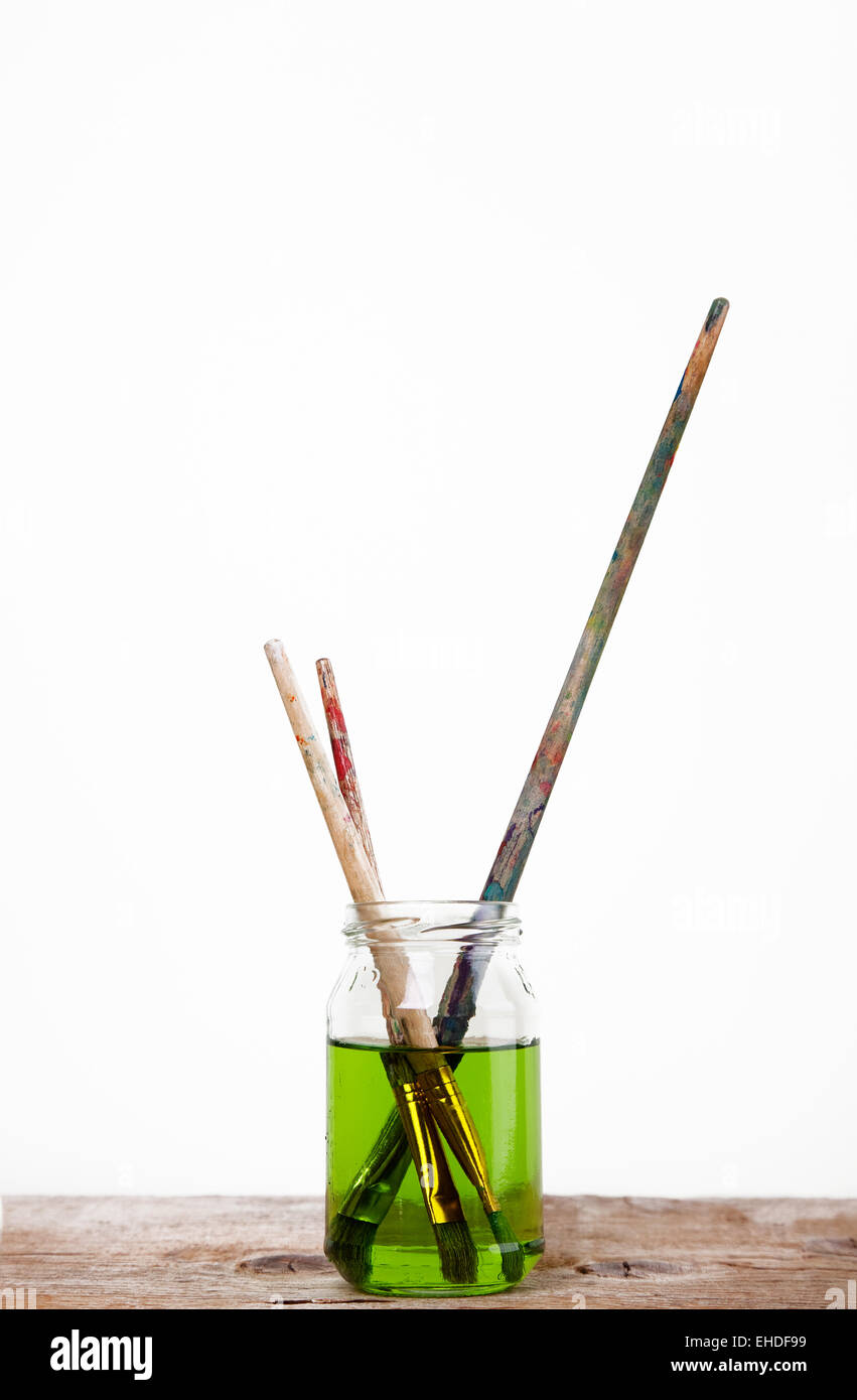 Gläser mit Wasserfarbe Stock Photo