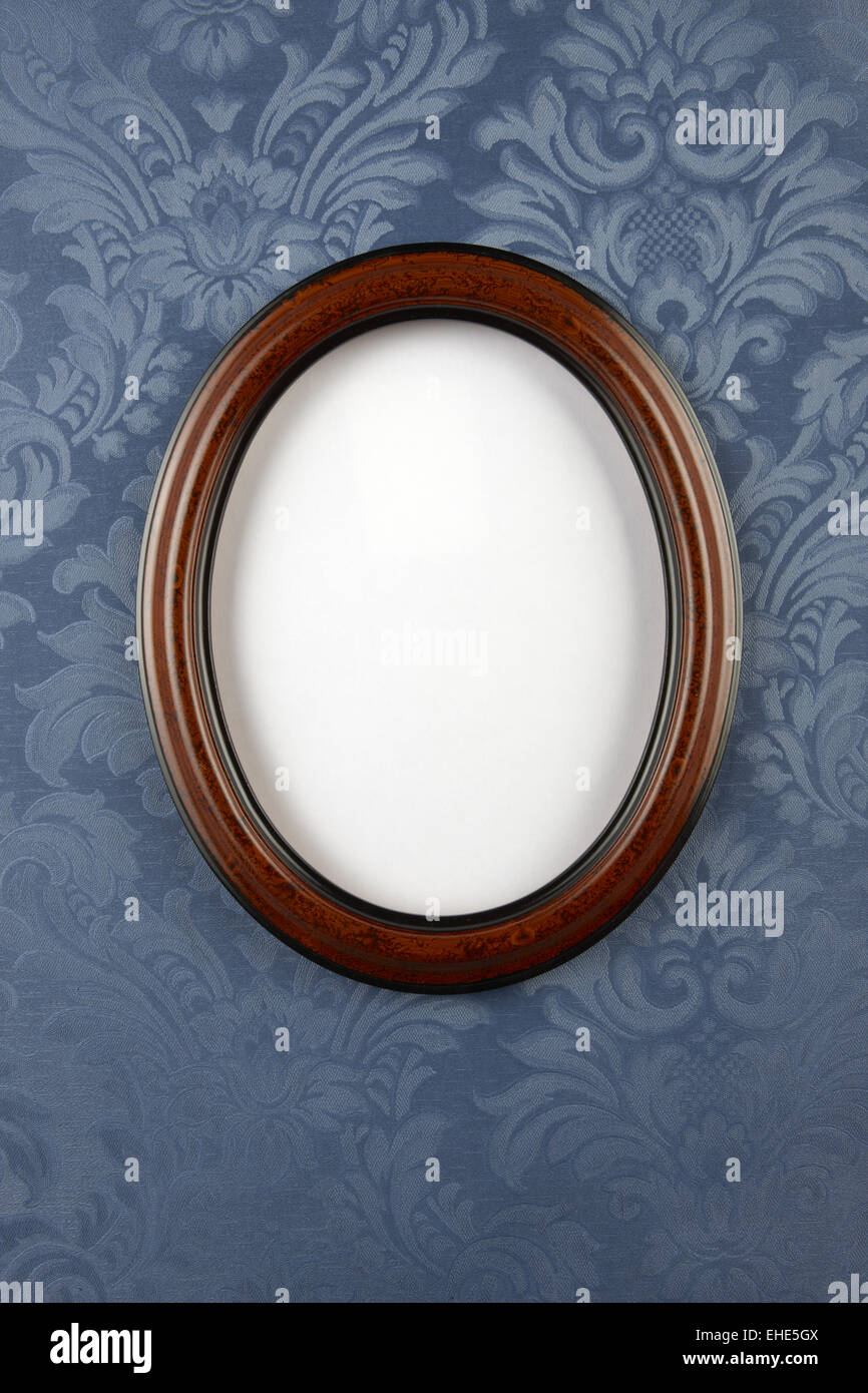 Oval wood frame hires stock photography and images Alamy