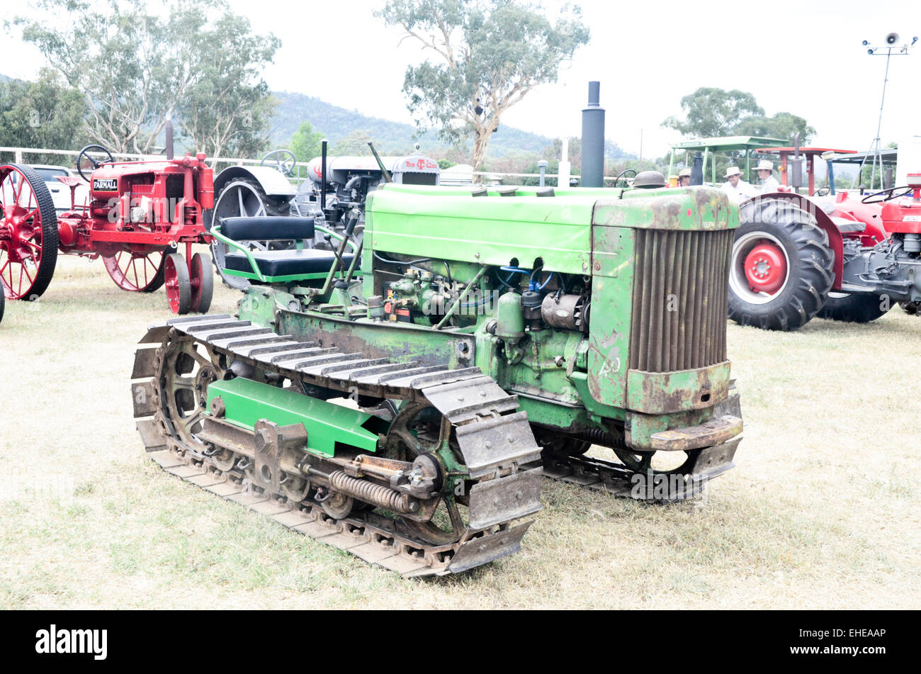 John Deere vintage 40C Crawler Tractor on display by Kootingal Motor Club NSW Astralia Stock Photo