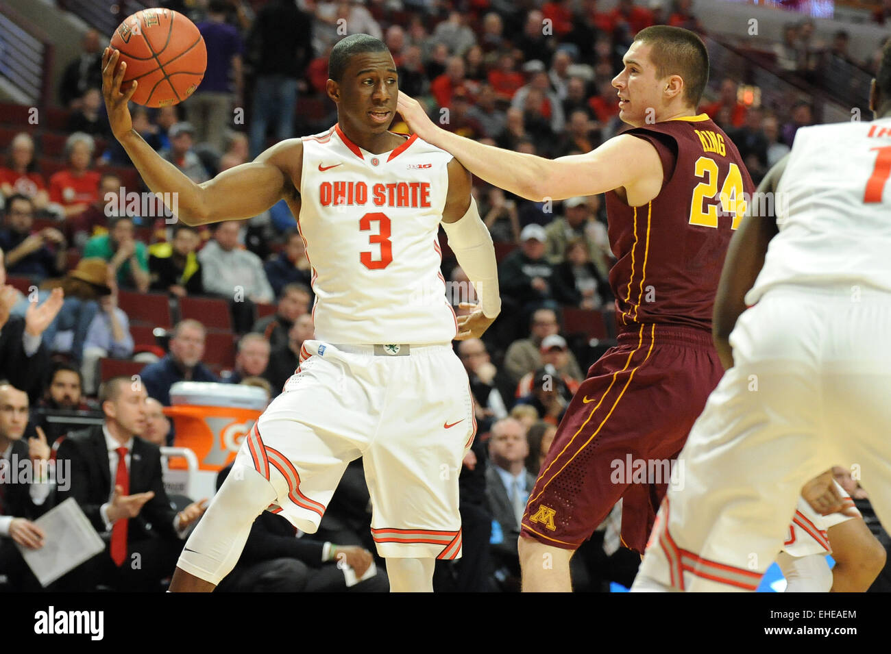 Chicago, IL, USA. 12th Mar, 2015. Ohio State Buckeyes guard Shannon